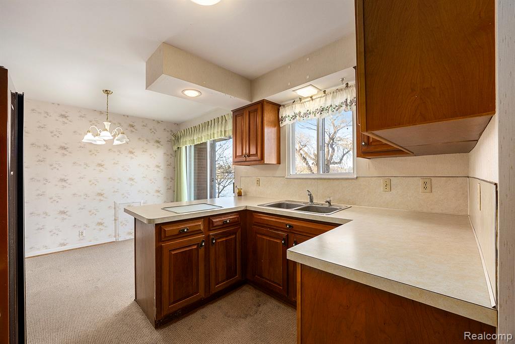 736 Beachway Drive, White Lake, MI 48383 — Photo 9