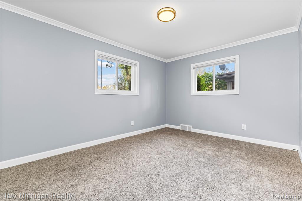 21901 Harding Street, Oak Park, MI 48237 — Photo 28