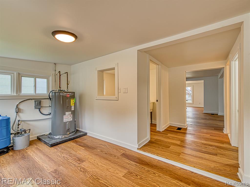 9509 Main Street, Whitmore Lake, MI 48189 — Photo 22