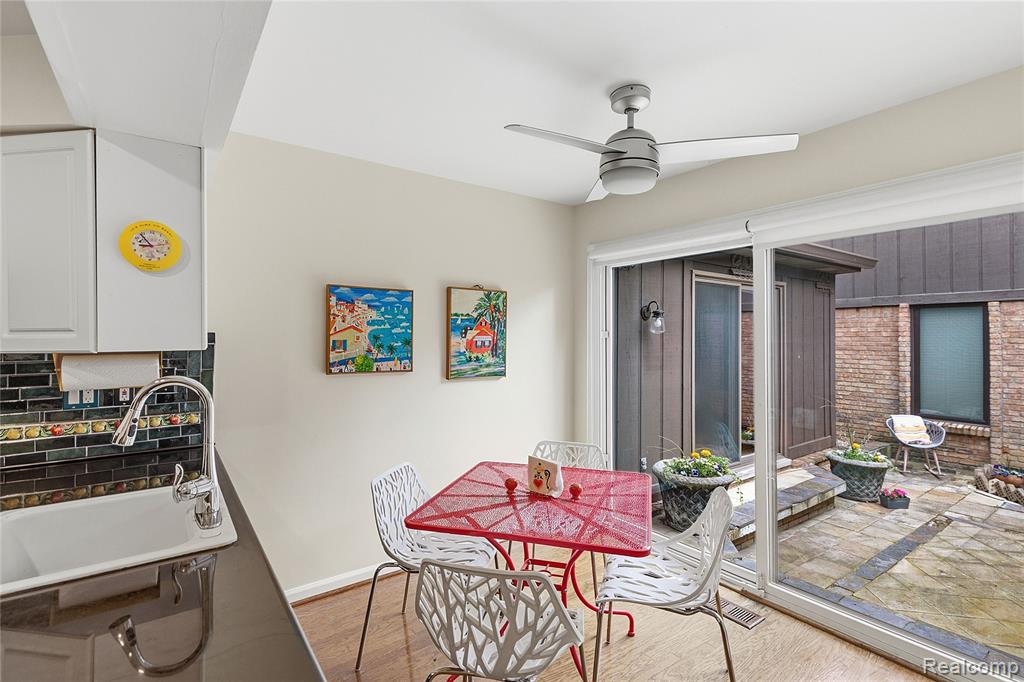 4042 Chablis Street, West Bloomfield, MI 48323 — Photo 16