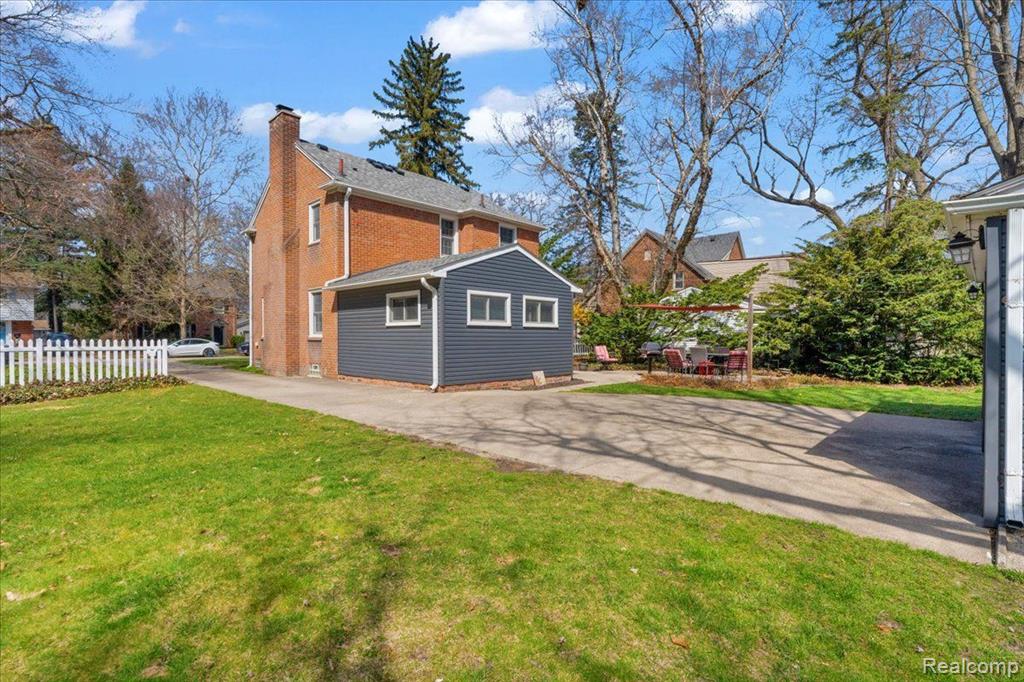 9806 BERWICK Street, Livonia, MI 48150 — Photo 4
