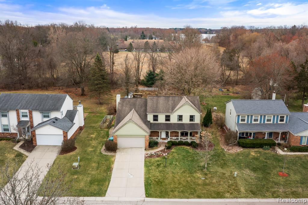 9043 Woods Edge Drive, Commerce Twp, MI 48382 — Photo 2