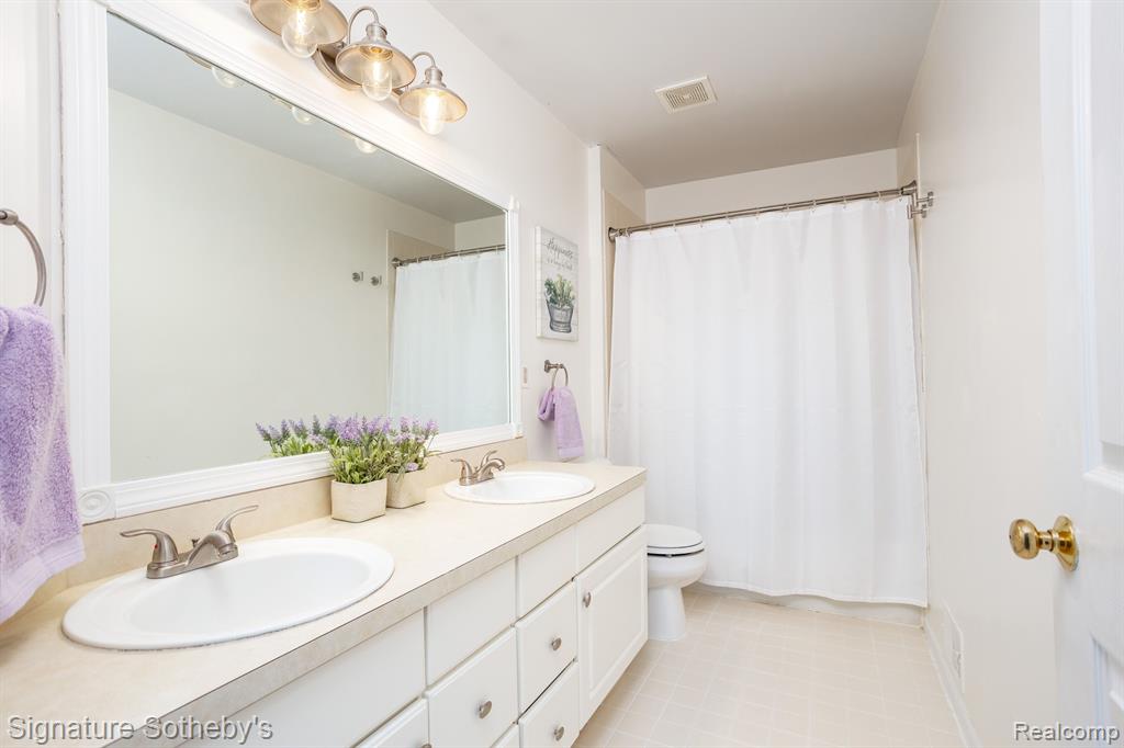 4718 Wildflower Court, Ann Arbor, MI 48108 — Photo 44