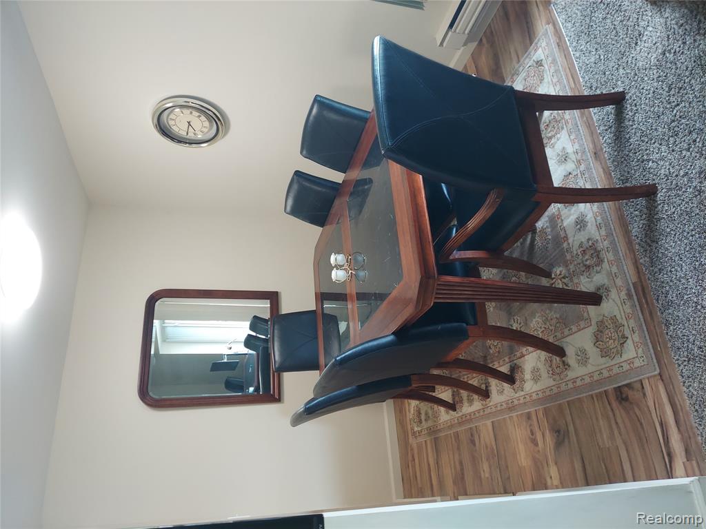 1806 Colonial Village Way, 3, Waterford, MI 48328 — Photo 8