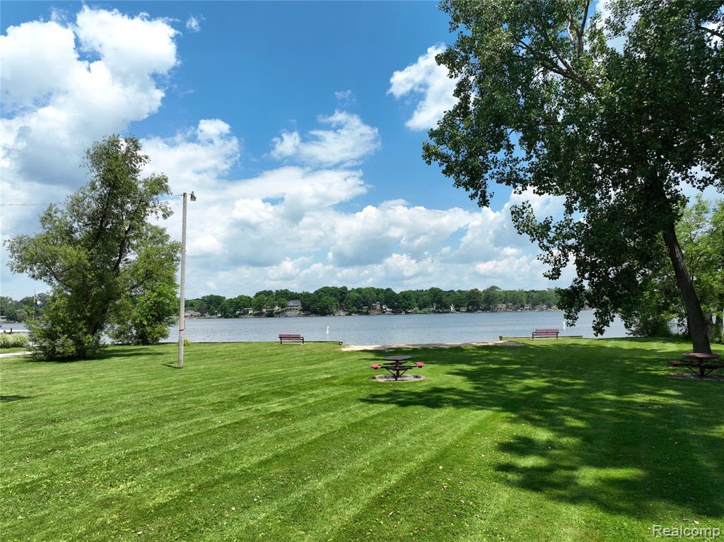 9100 Mayfred Drive, Pinckney, MI 48169 — Photo 30