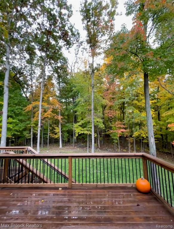 9858 Forest Ridge Drive, Clarkston, MI 48348 — Photo 57