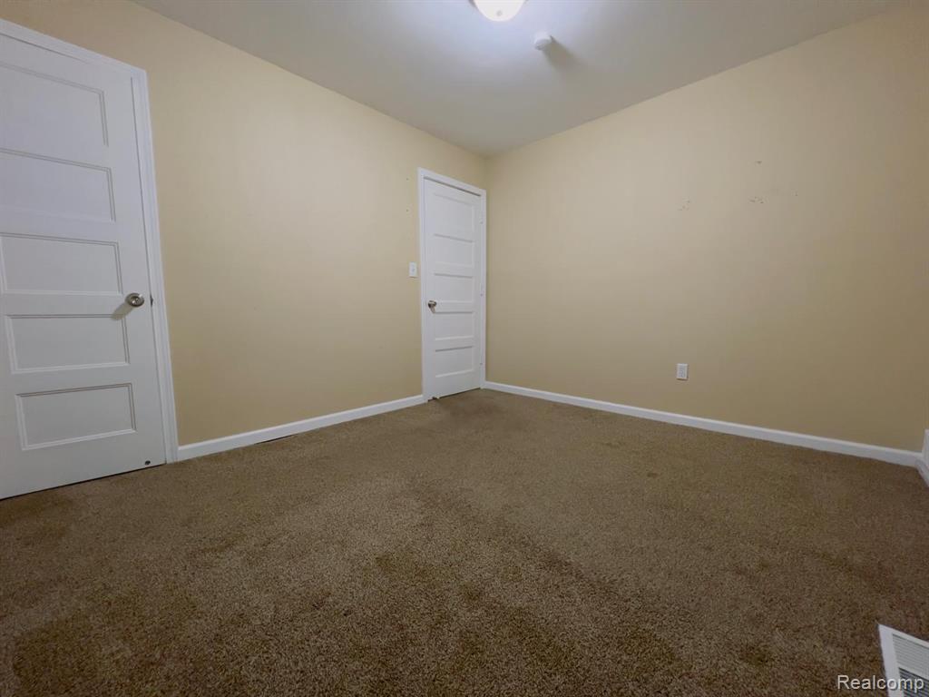 8695 Evergreen Avenue, Detroit, MI 48228 — Photo 7