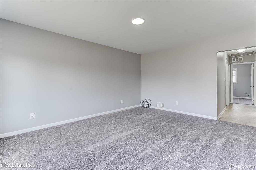 547 S Hawthorne Street, Westland, MI 48186 — Photo 12