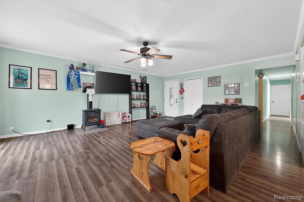 433 Walnut Drive, East China, MI — Photo 9