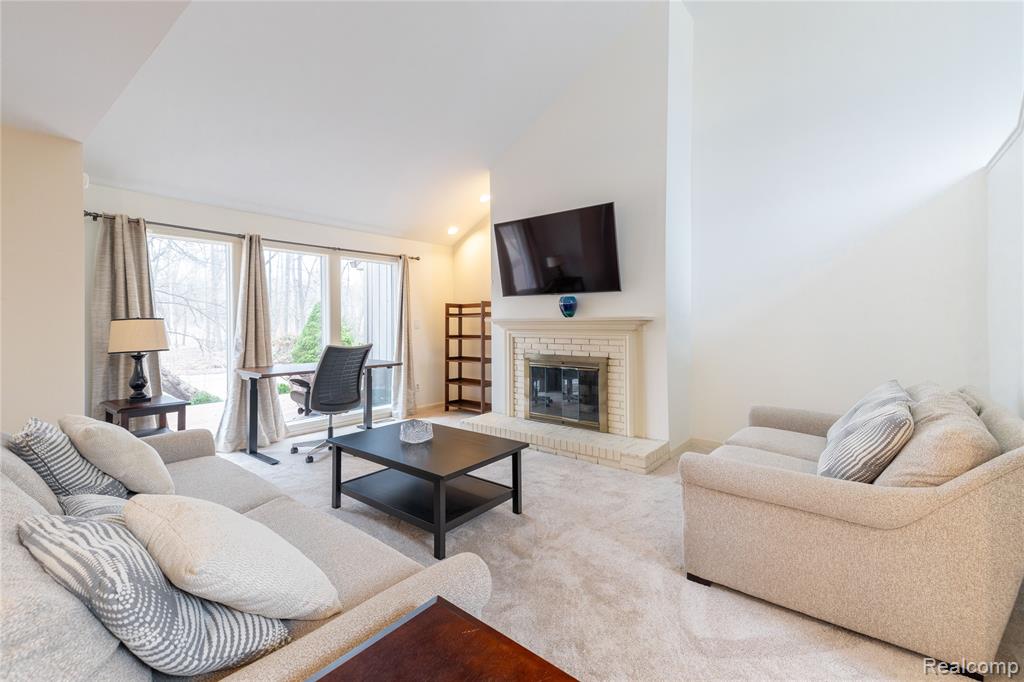 9422 Hawthorne Glen Drive, Grosse Ile, MI 48138 — Photo 10