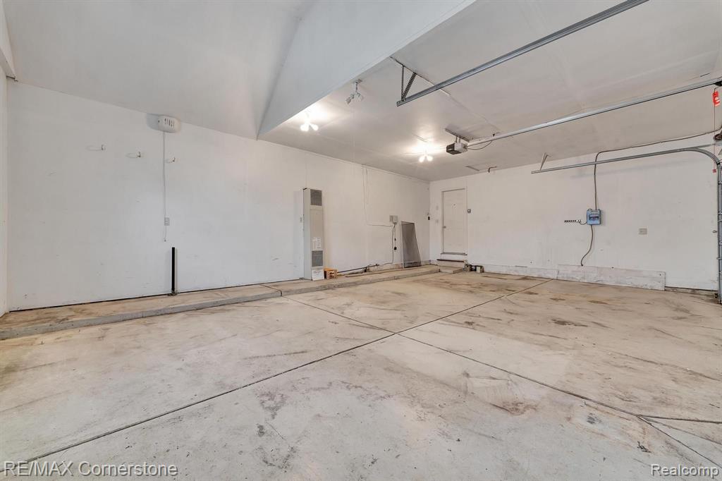 41899 CONNERWOOD Court, Canton, MI 48187 — Photo 49