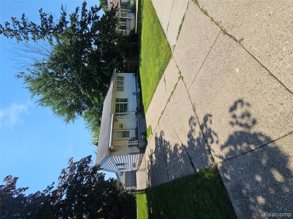 7544 Wood Avenue, Warren, MI 48091 — Photo 2