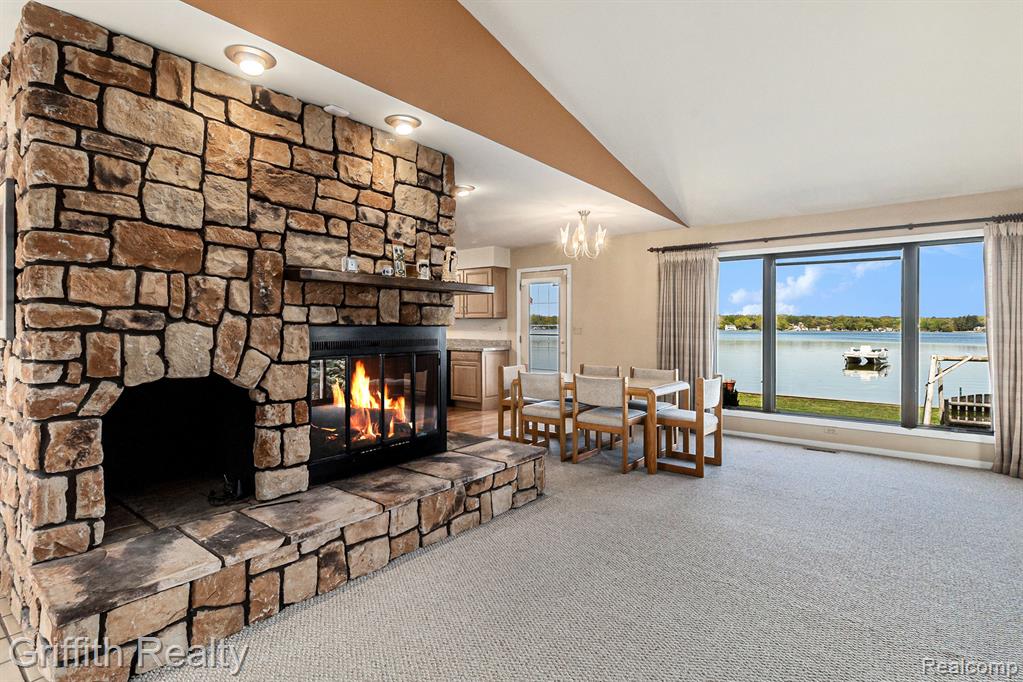8570 Riverside Drive, Brighton, MI 48116 — Photo 9