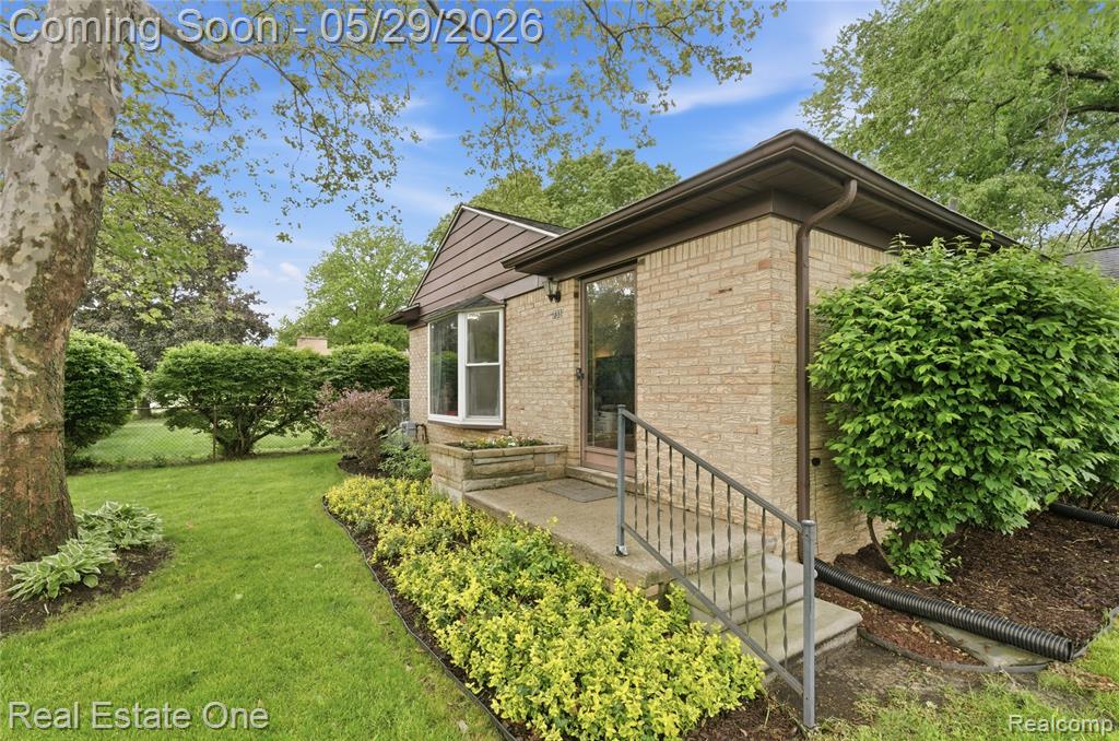 733 S Webik Avenue, Clawson, MI — Photo 3