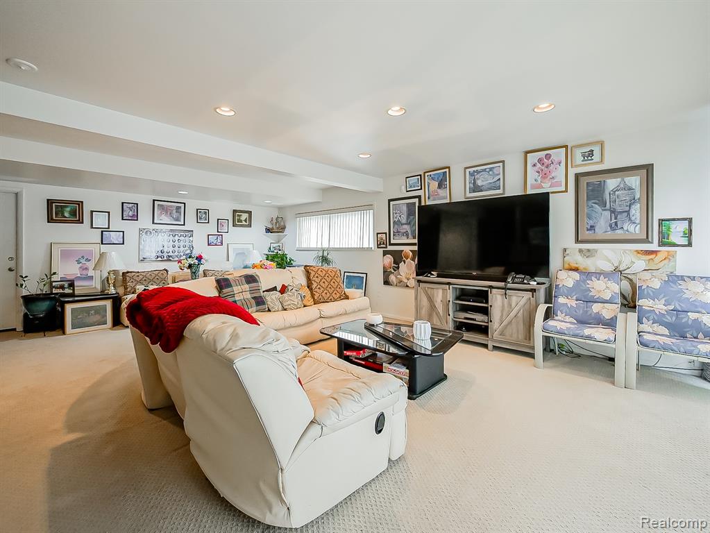 6775 Cedarbrook Drive, Bloomfield Hills, MI 48301 — Photo 21