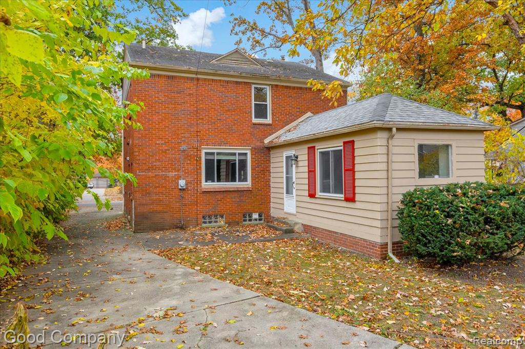 2564 WOODSTOCK Drive, Highland Park, MI 48203 — Photo 35