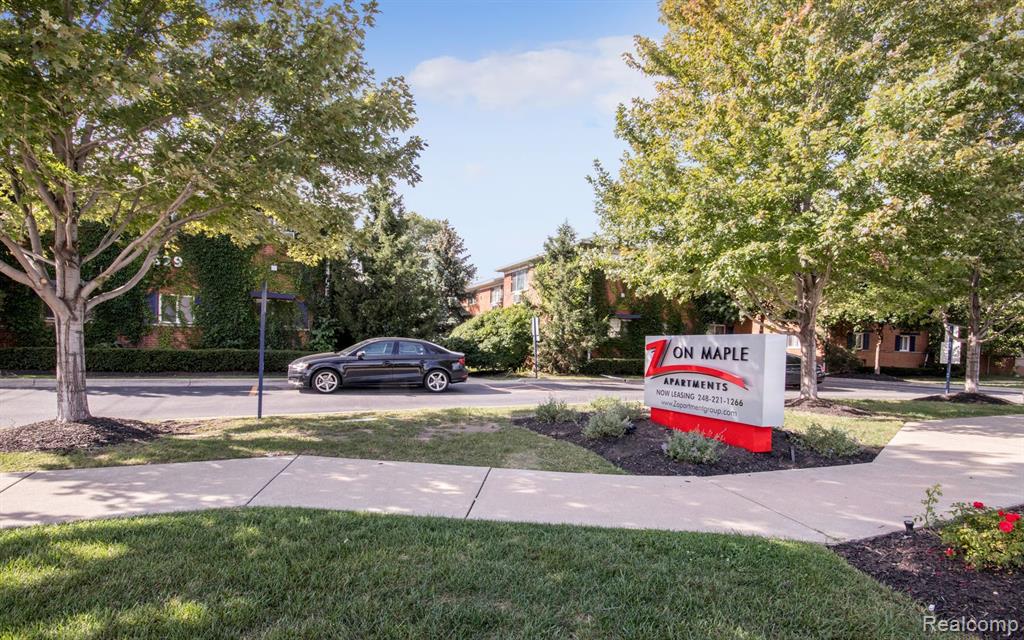 649 W Maple Road, Clawson, MI — Photo 20
