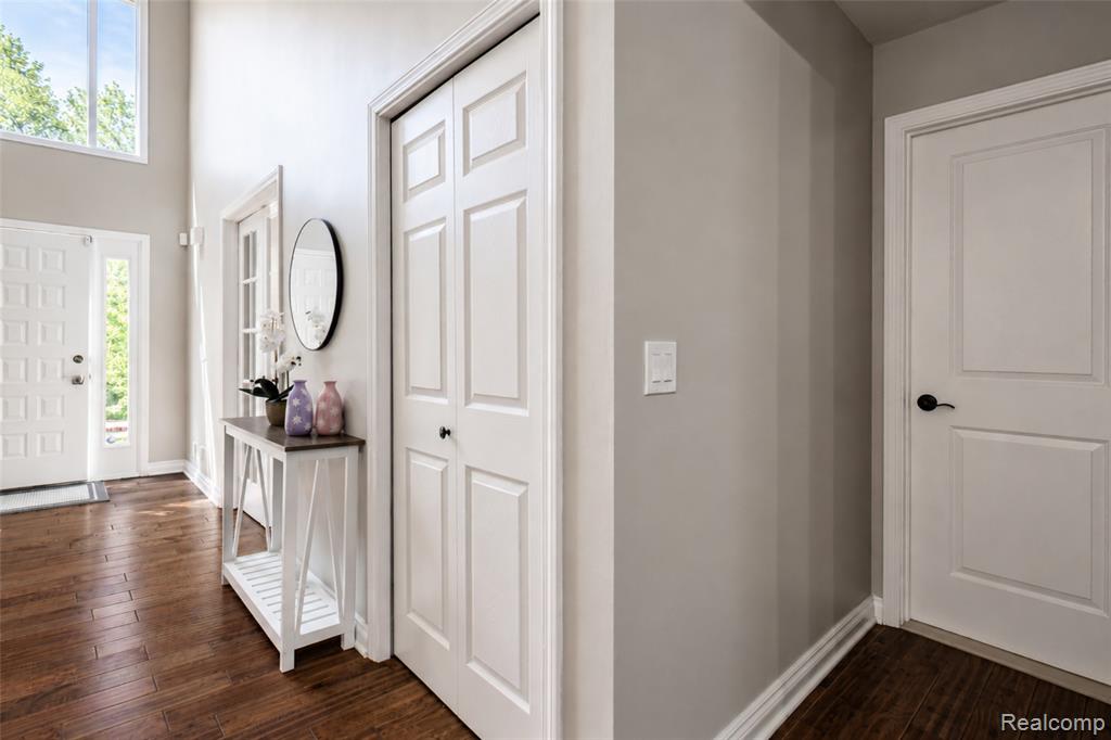 37520 Amber Drive, Farmington Hills, MI 48331 — Photo 6