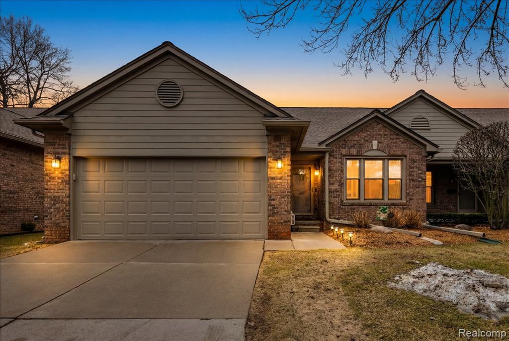 4462 Glenoaks Court, Warren, MI 48092 — front exterior