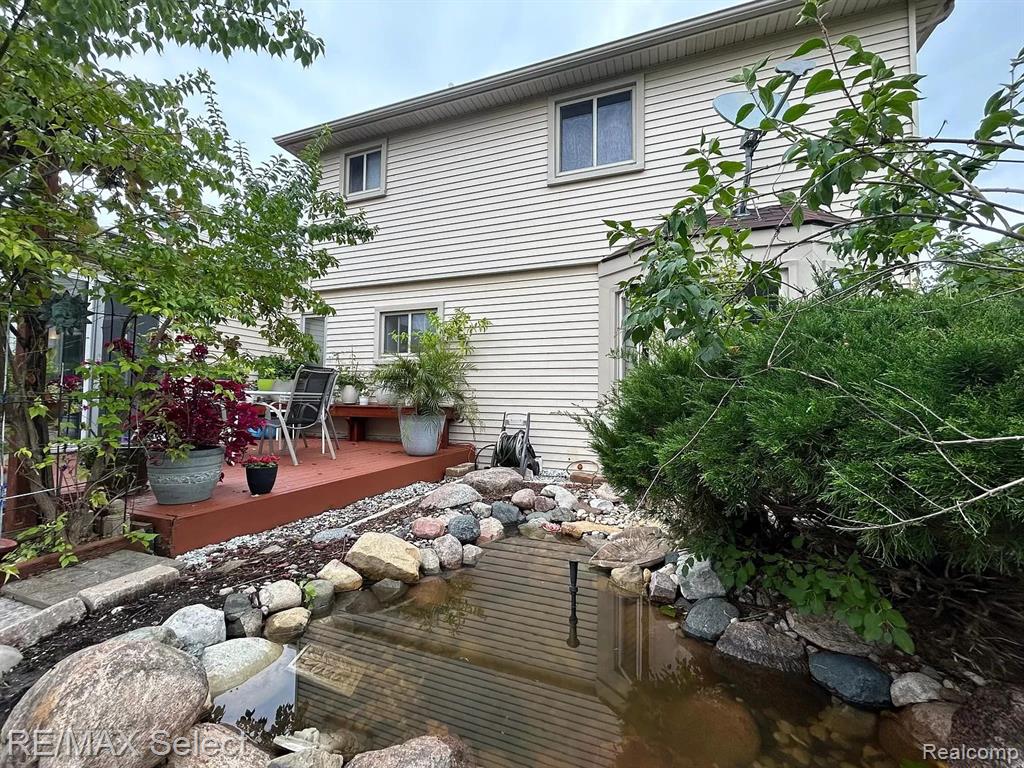 1294 WARNER CREEK Drive, Saline, MI 48176 — Photo 3