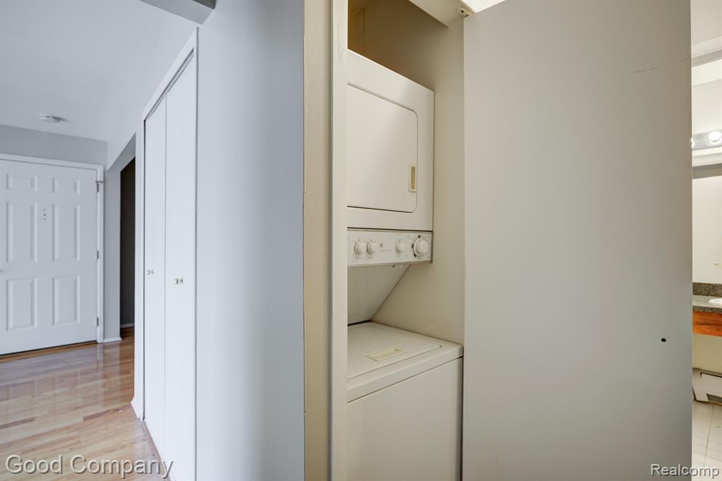 2445 TORQUAY Avenue, 203, Royal Oak, MI 48073 — Photo 18