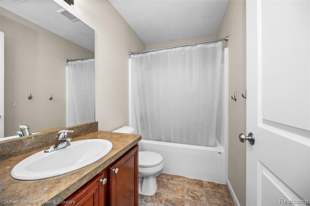 9122 Oneida Way, Pinckney, MI 48169 — Photo 35