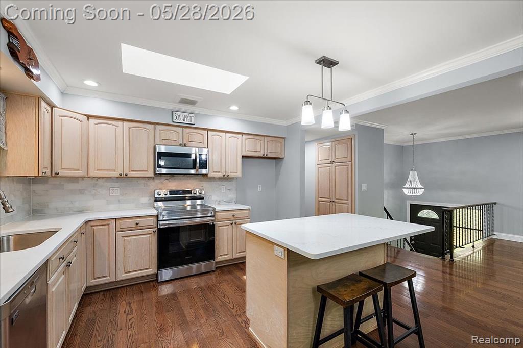 25136 Westmoreland Drive, Farmington, MI 48336 — Photo 8