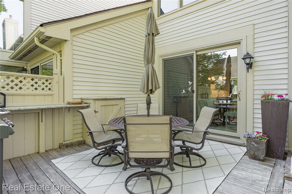 7105 Winding Brook Court, West Bloomfield, MI — Photo 9