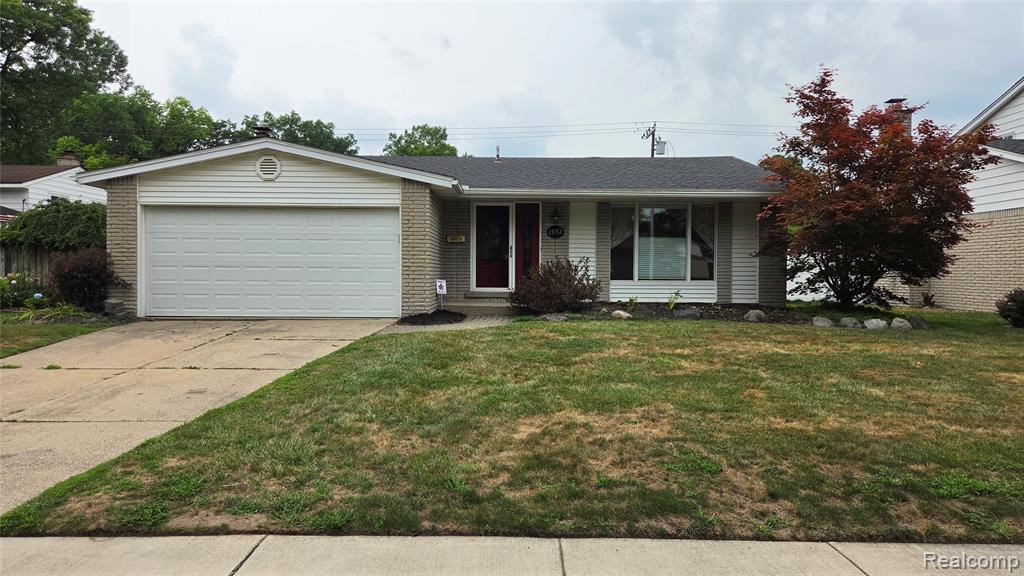 1952 S Globe Street, Westland, MI 48186