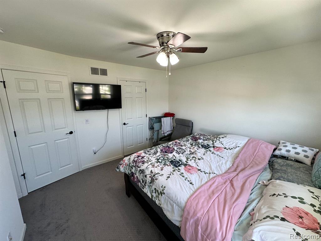 127 MONUMENT Lane, Wixom, MI — Photo 11