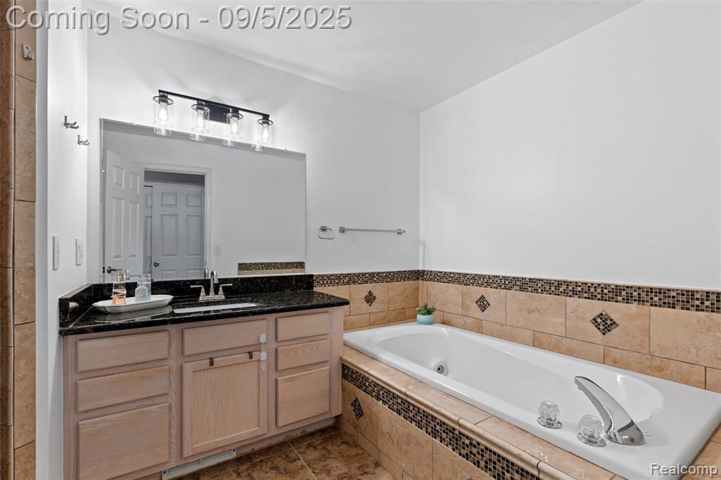 45339 Diamond Pond Drive, Macomb, MI 48044 — Photo 17