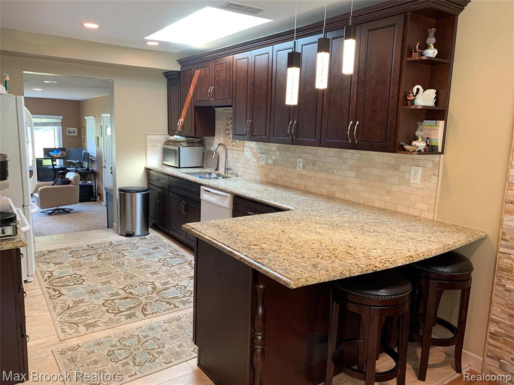4412 BERKSHIRE Road, Royal Oak, MI 48073 — Photo 6