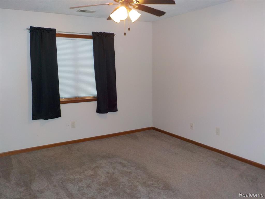 1205 HARBOUR Drive, 40, Trenton, MI 48183 — Photo 17