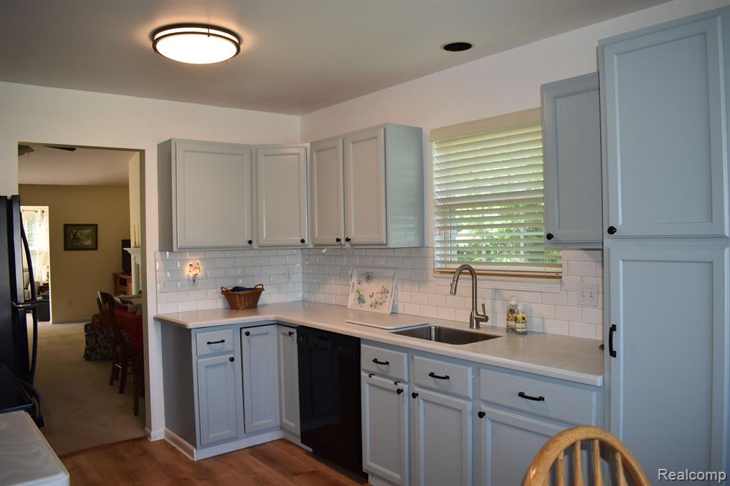 1043 CURZON Street, Howell, MI 48843 — Photo 8