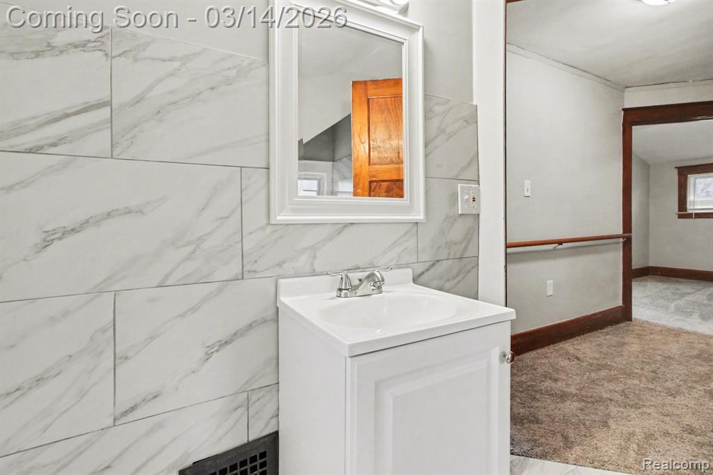 320 Cesar E Chavez Avenue, Pontiac, MI 48342 — Photo 17