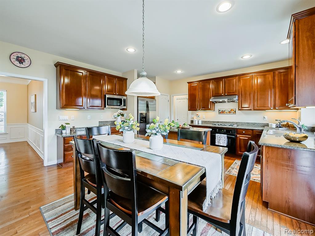 49133 Running Trout Lane, Northville, MI 48168 — Photo 18
