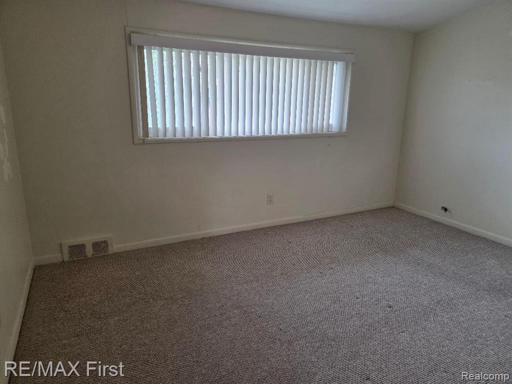 19285 Rockcastle Street, Harper Woods, MI 48225 — Photo 6