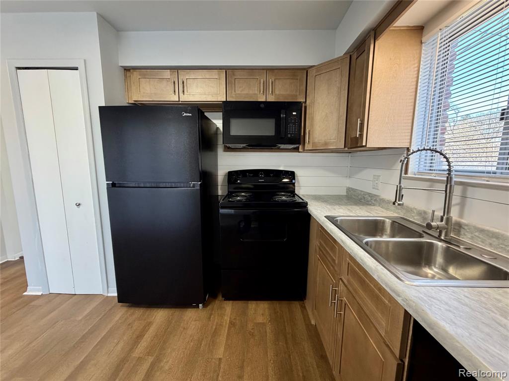 508 FAIRBROOK Street, Northville, MI 48167 — Photo 11