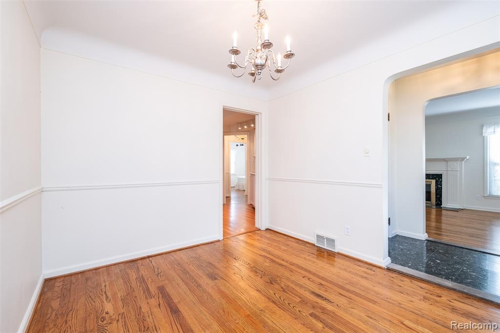 32210 Sheridan Drive, Beverly Hills, MI 48025 — Photo 9