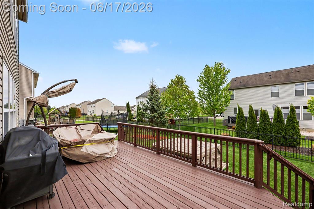 19120 Pembridge Street, Macomb, MI 48042 — Photo 31