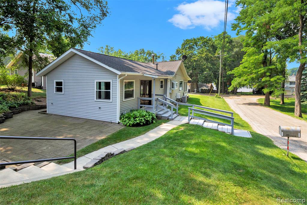 5905 Fonda Lake Drive, Brighton, MI 48116 — Photo 21