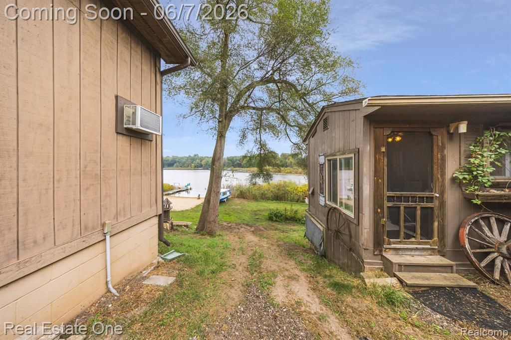 200 E CANYON Drive, Milford, MI 48380 — Photo 37