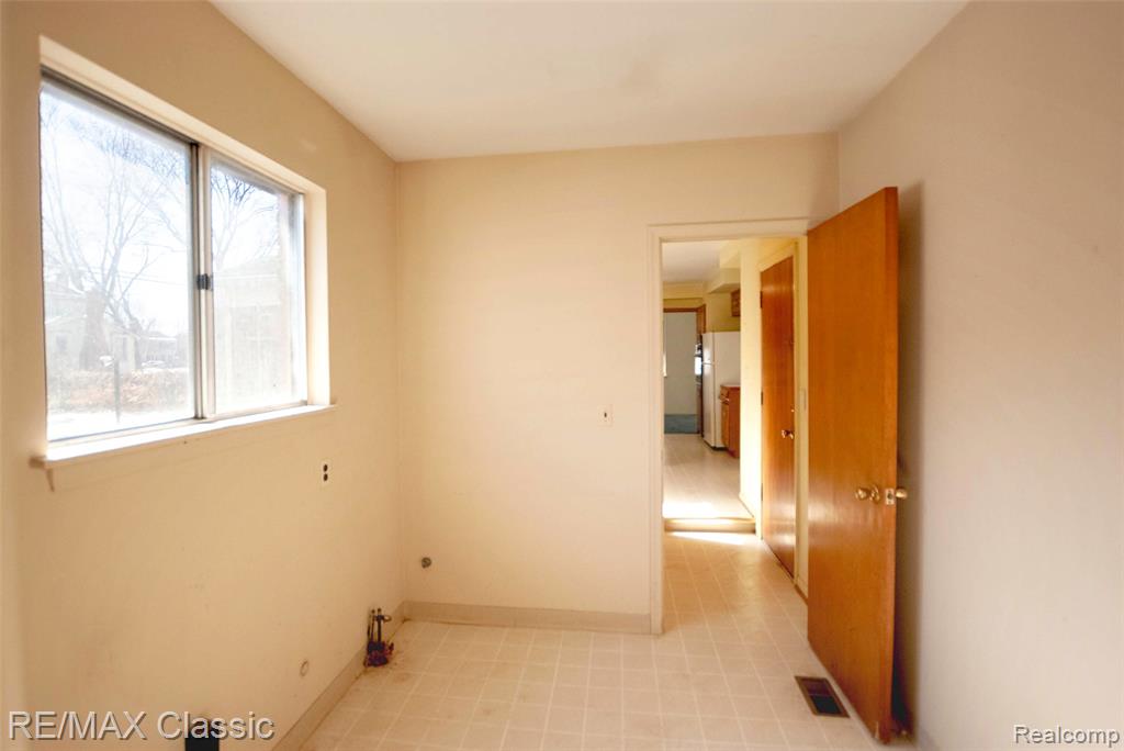 16083 Kirkshire Avenue, Beverly Hills, MI 48025 — Photo 16
