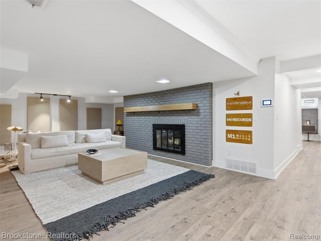 7450 Deerhill Drive, Clarkston, MI — Photo 44