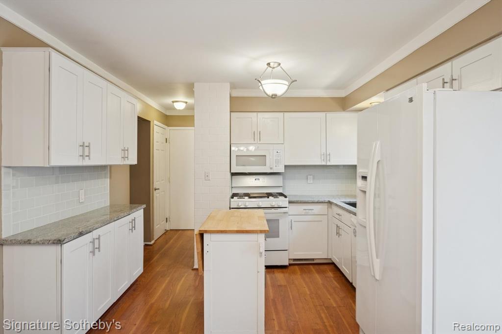 4254 Halkirk Drive, Waterford, MI — Photo 10
