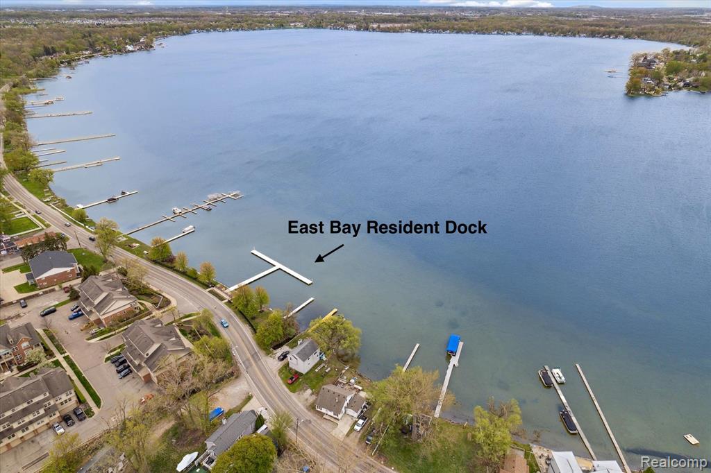 628 POINTE Drive, 277, Walled Lake, MI 48390 — Photo 10
