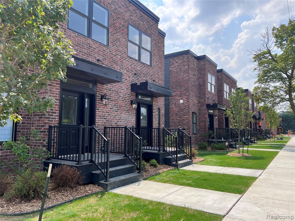 211 W Fifth Avenue, Flint, MI 48502