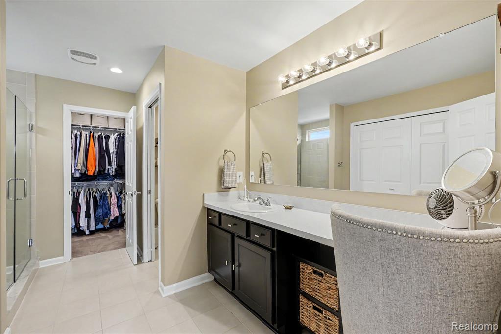 7560 Gannon Court, Shelby Twp, MI 48317 — Photo 21