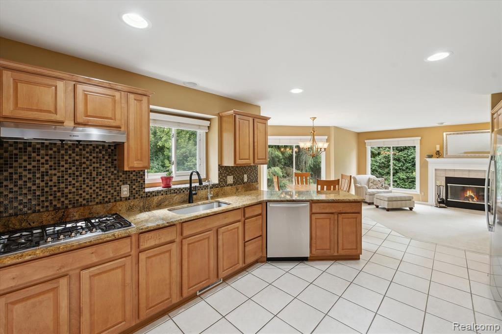5993 Rosewood Parkway, White Lake, MI 48383 — Photo 14