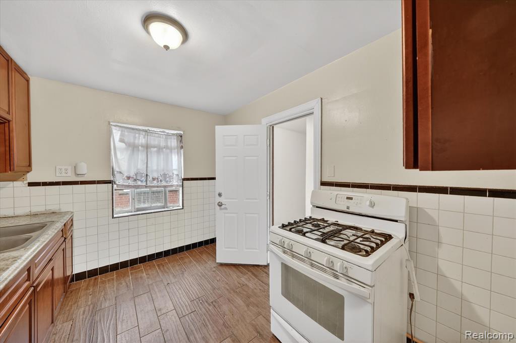 17540 Indiana Street, Detroit, MI 48221 — Photo 34